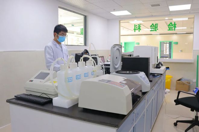 大冶市民家門(mén)口的健康守護(hù)站 又一社區(qū)衛(wèi)生服務(wù)中心啟用，檢驗(yàn)檢測(cè)服務(wù)再升級(jí)